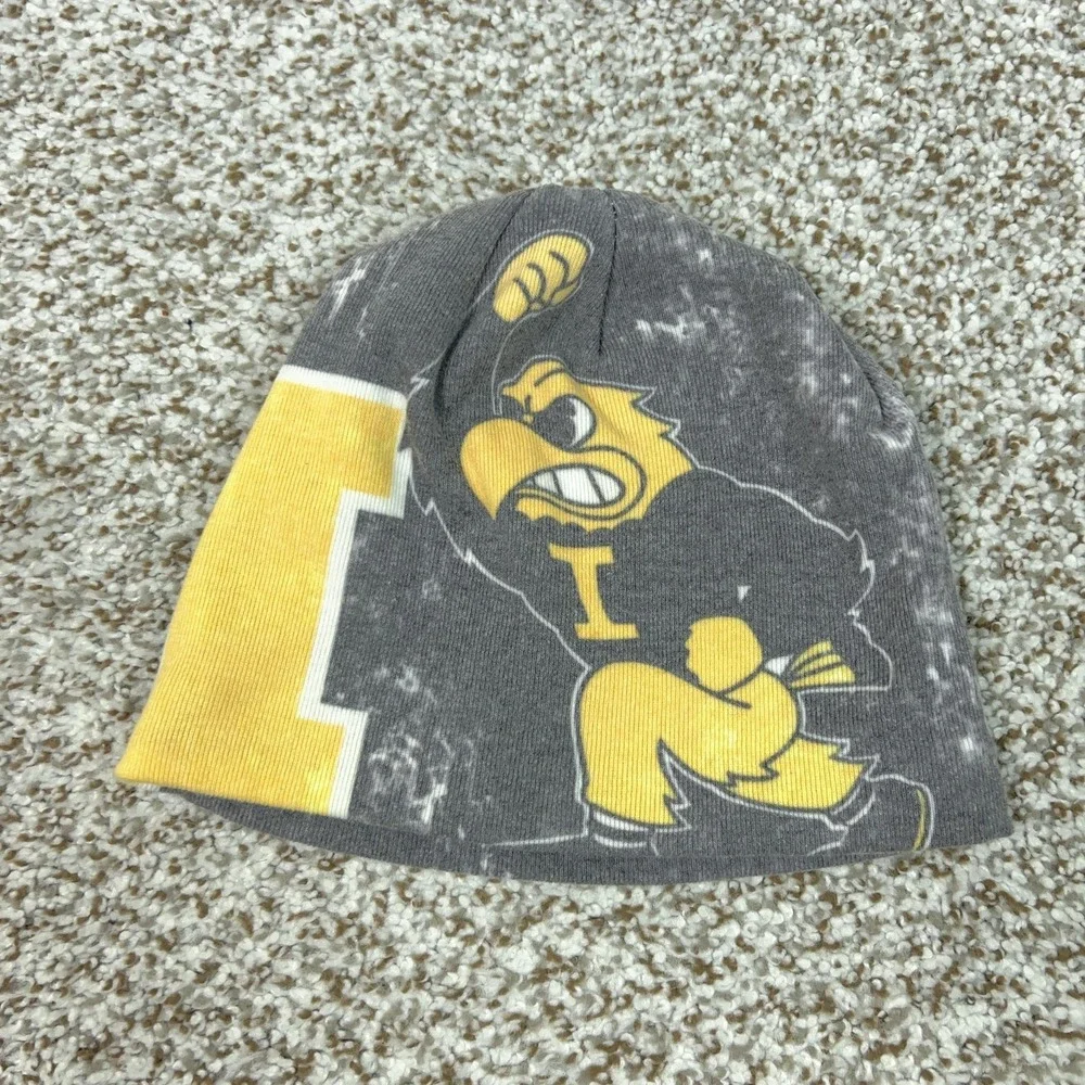Iowa Hawkeyes Hat Beanie Gray Yellow NCAA College Football Herky Mens Made‎ USA